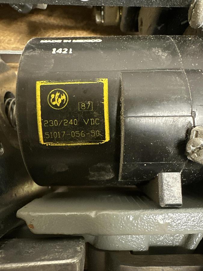 Square D,7004Type MFO-1,SIze 4 Line Arc DC Contactor