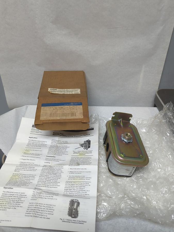 JOHNSON CONTROLS,P32AC-1C,SENSITIVE DIFFERENTIAL PRESSURE SWITCH 0.15 TO 12 IN.
