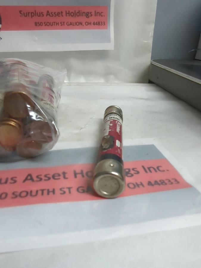 Used LITTELFUSE,IDSR15,INDICATOR 15 AMP FUSE LOT OF 19 PRE-OWNED