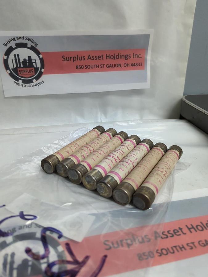 Used GOULD SHAWMUT,TRS-2-1/2,TRI-ONIC 2-1/2 AMP FUSE LOT OF 7 PRE-OWNED