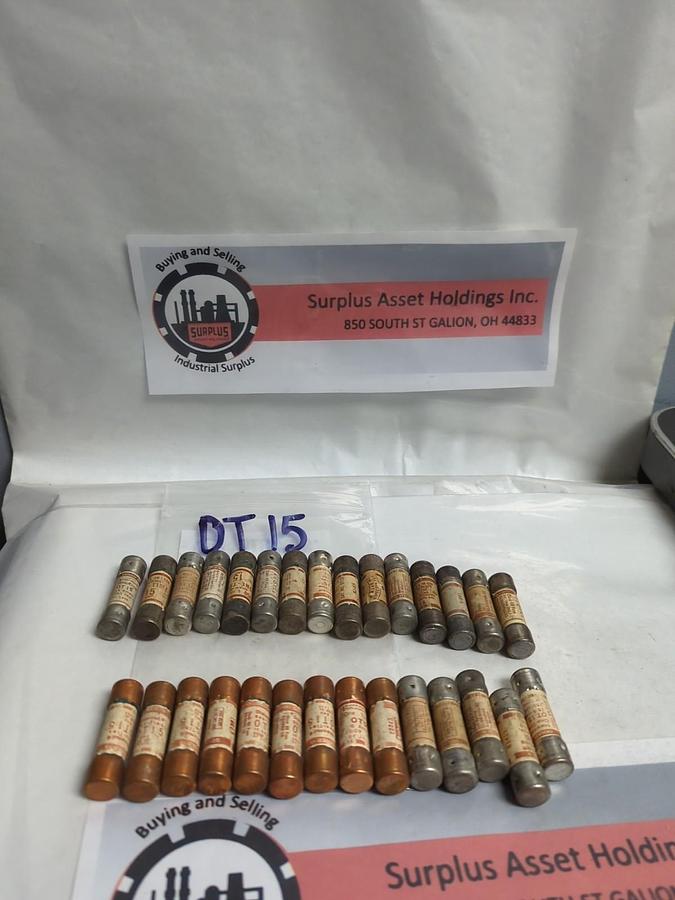 Used GOULD SHAWMUT,OT15,ONE TIME 15 AMP FUSE LOT OF 29 PRE-OWNED