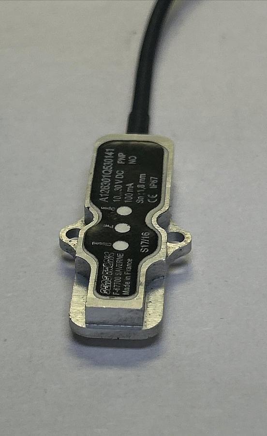 Used SENSTRON,A126301Q530141,INDUCTIVE PROXIMITY SENSOR