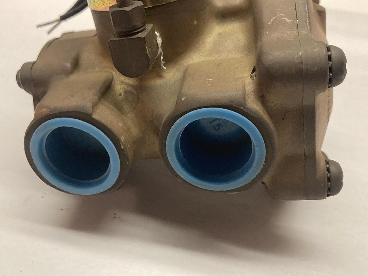 Skinner Valve,LP3LB5150,Solenoid 10V 3/4PSI w/ 3 Port Valve