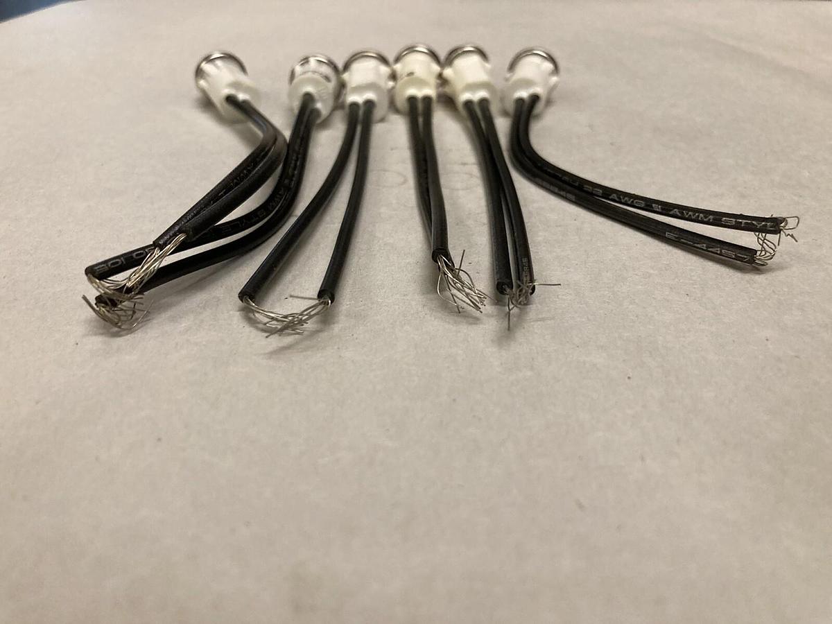 IDI,1050A1,Red Indicator Lights Lot of 6