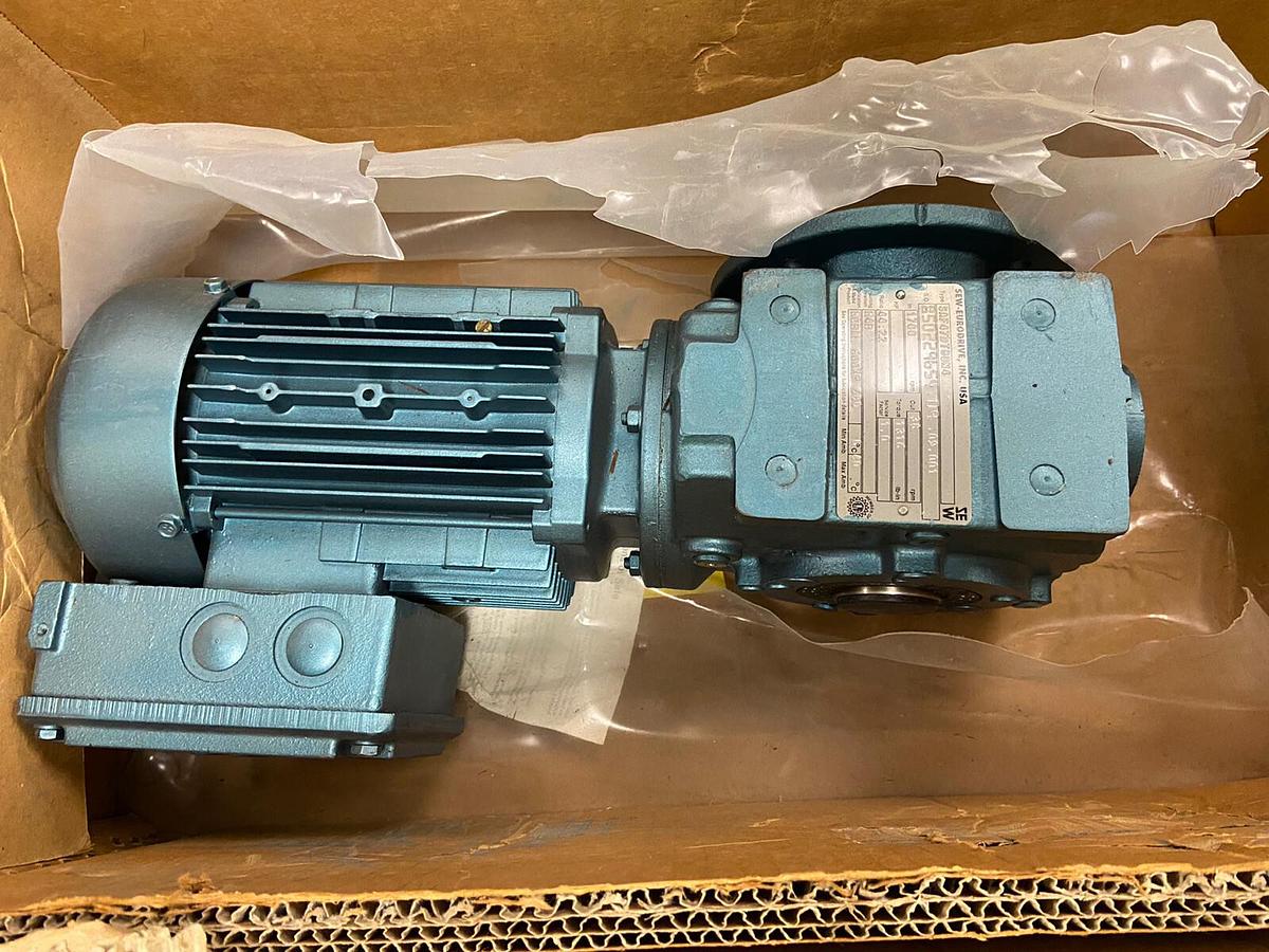 Sew Eurodrive,SAF4/DT80N4,Gearmotor 1700/38RPM Ratio 44.22 Torque 1316LB-IN