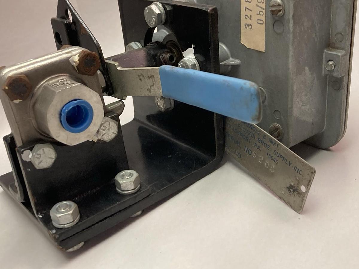 Used Neles-Jamesbury,EW 3 B,Limit Switch 10A 28 VDC