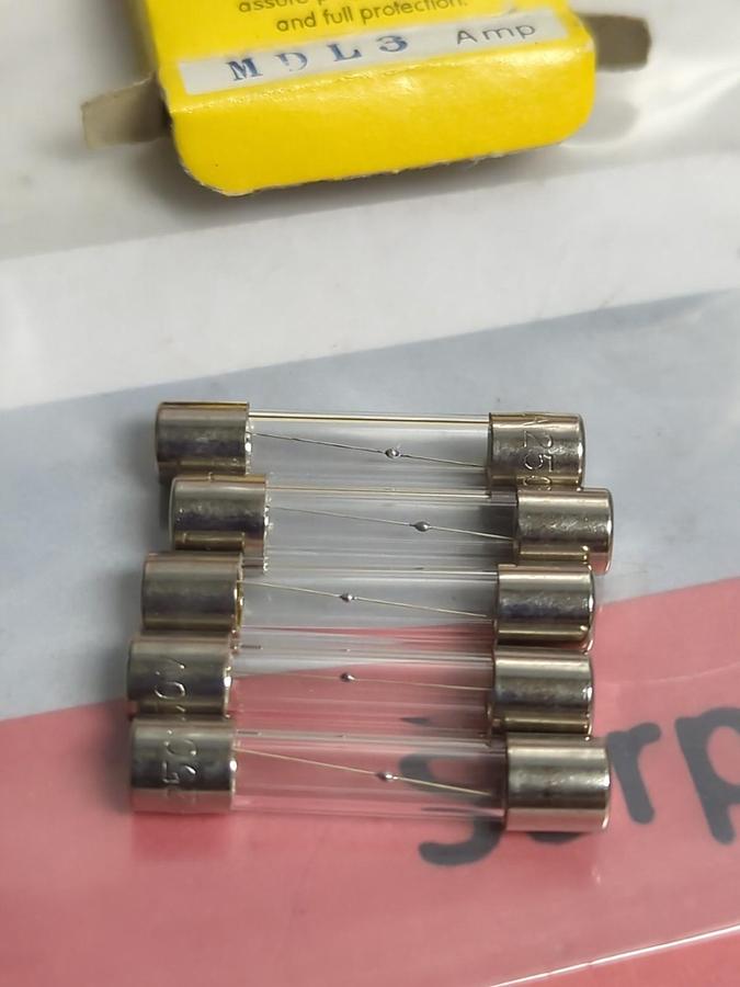 RON-SHA,MDL3,GLASS FUSE LOT OF 10 FUSES NOS