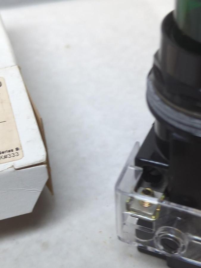 FURNAS,52PX4G3,BLACK-MAX PILOT LIGHT 120V GREEN NEW