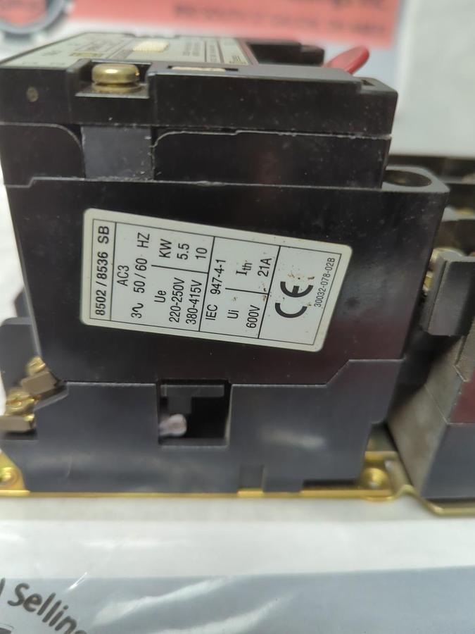 Used SQUARE D,8536SB02S,MAGNETIC MOTOR STARTER SERIES A SIZE 0 120V 60HZ