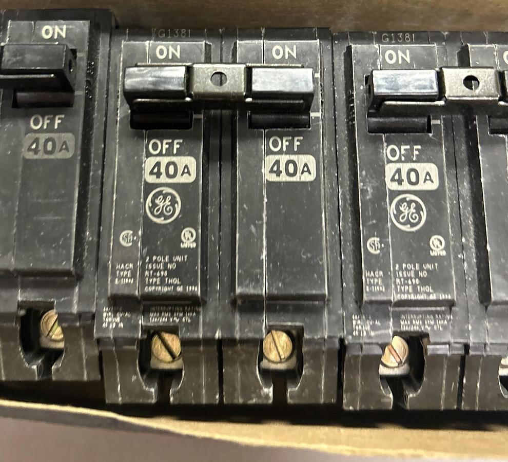GENERAL ELECTRIC,THQL2140,CIRCUIT BREAKER 40A 120/240V LOT OF 5 NEW