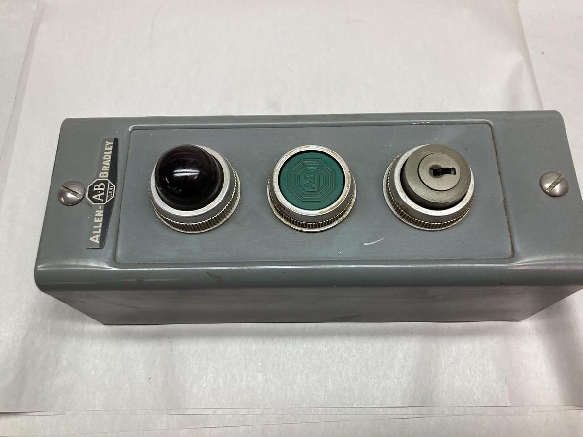 Used Allen-Bradley,800-3HZ,Ser L Enclosure