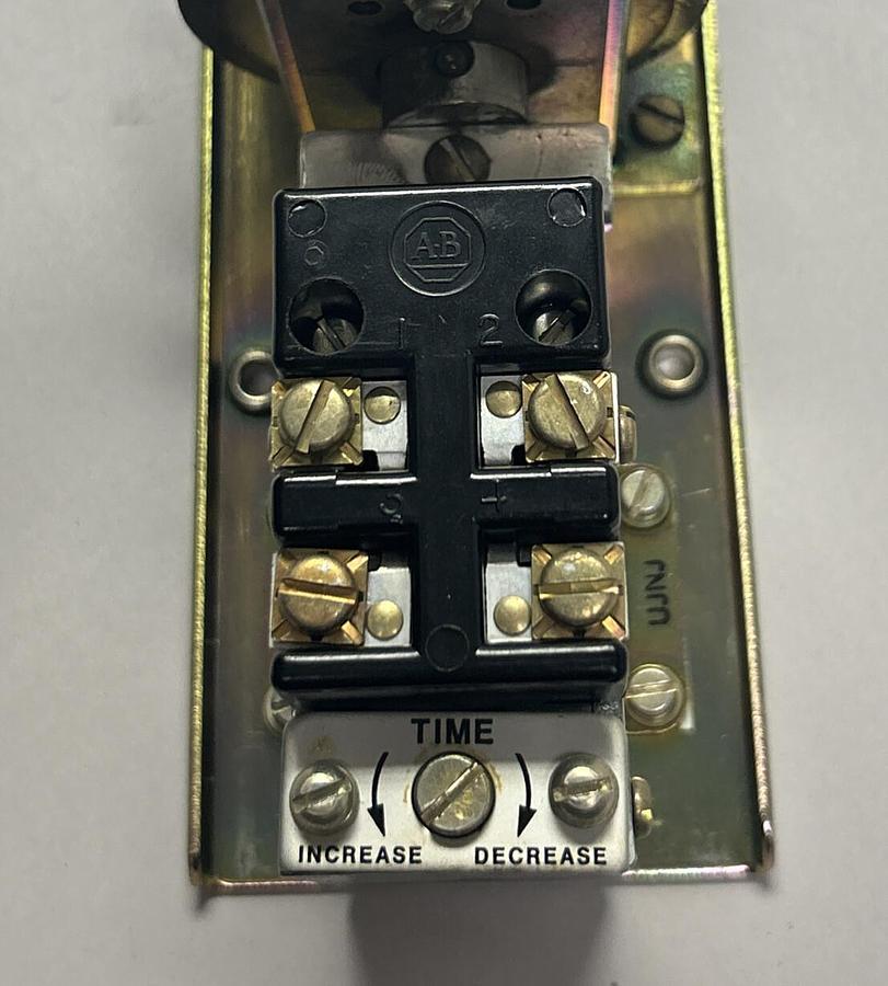 ALLEN BRADLEY,849DC-ZOH32,SER B TIMER UNIT .2-.4A 125-250V NOS