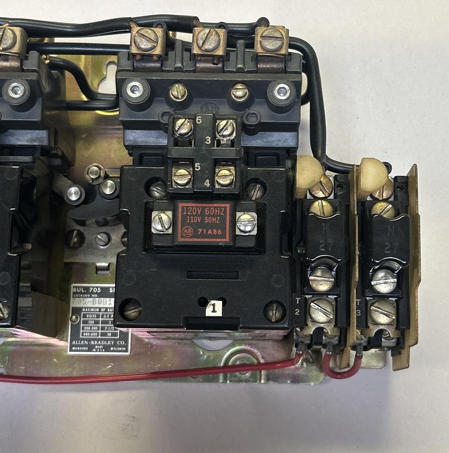 Used ALLEN BRADLEY,705-B0D103,SIZE 1 REVERSING STARTER