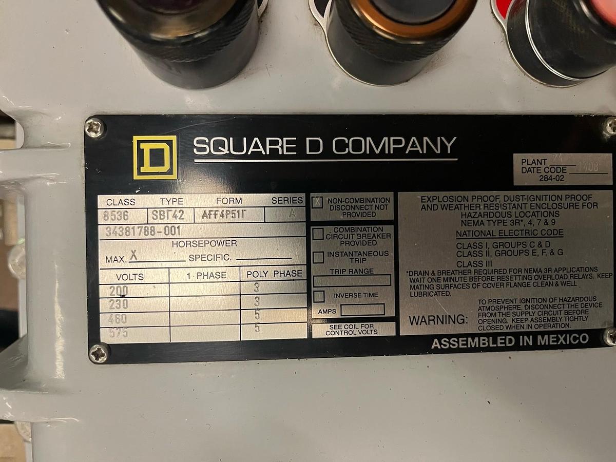 Used SQUARE D,8536-SBT42-AFF4P51T,EXPLOSION PROOF ENCLOSURE COMPONENTS ARE FAULTY