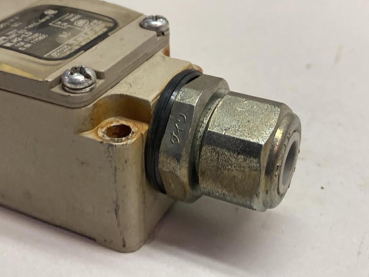 Used Omron,WLD2-LD,Limit Switch 115VDC 10A Type 3, 4 and 13