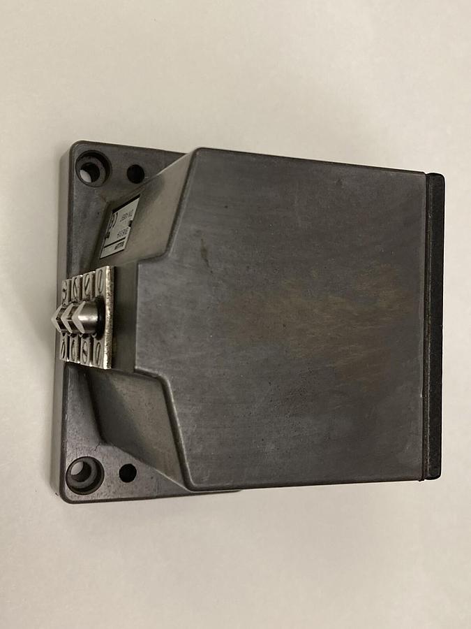 Used Balluff,BNS 519-E4-D16-100-10,Limit Switch Unit