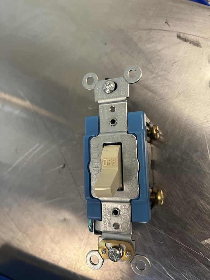 LEVITON,1201-2I,TOGGLE SWITCH 15A 120/277V