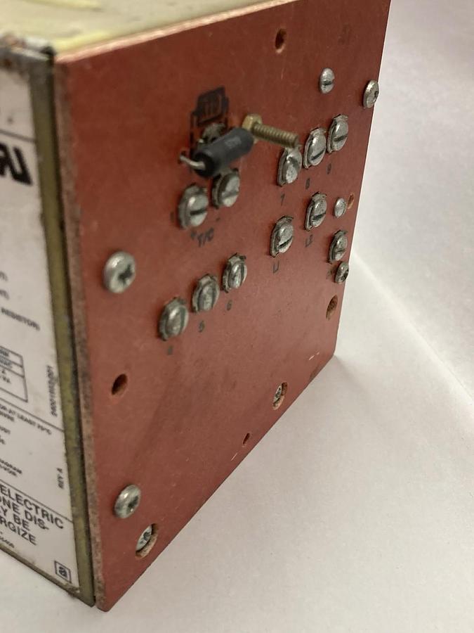 Used Honeywell,24001952-001,Dialatrol Controller Range 0-200 Rev A