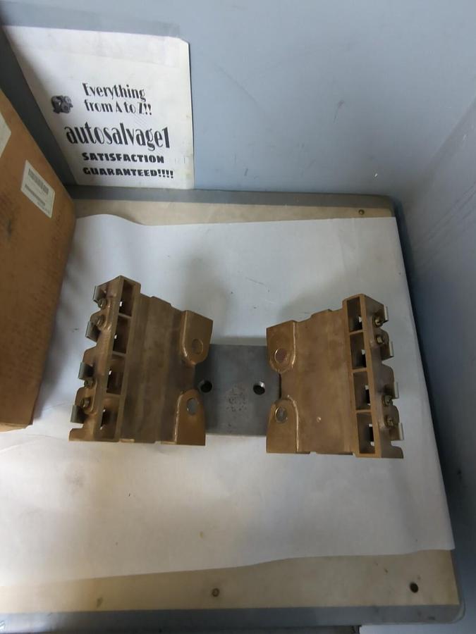 GENERAL ELECTRIC,6749126G01,CARBON BRUSH HOLDERS WITH BRUSH HOLDER MOUNT NOS