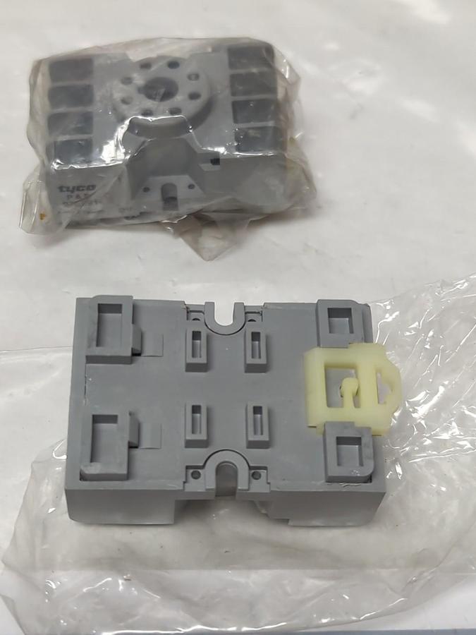 TYCO,27E892,RELAY SOCKET LOT OF 2 NOS