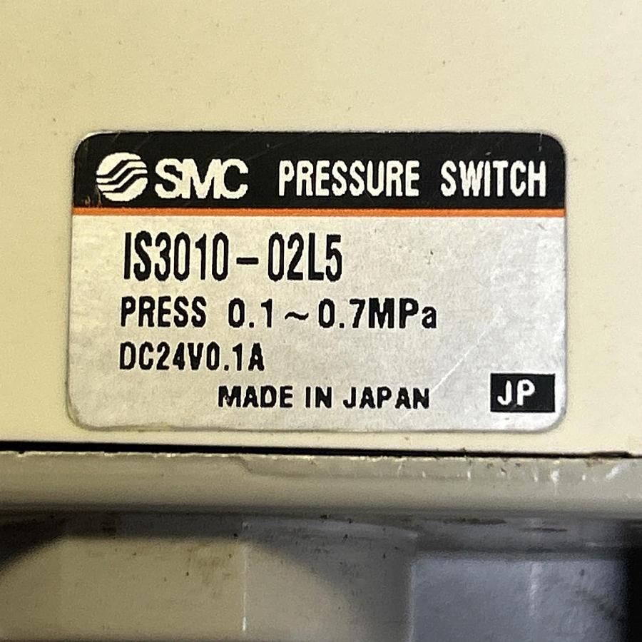 Used SMC,IS3010-02L5,PNEUMATIC PRESSURE SWITCH LOT OF 13