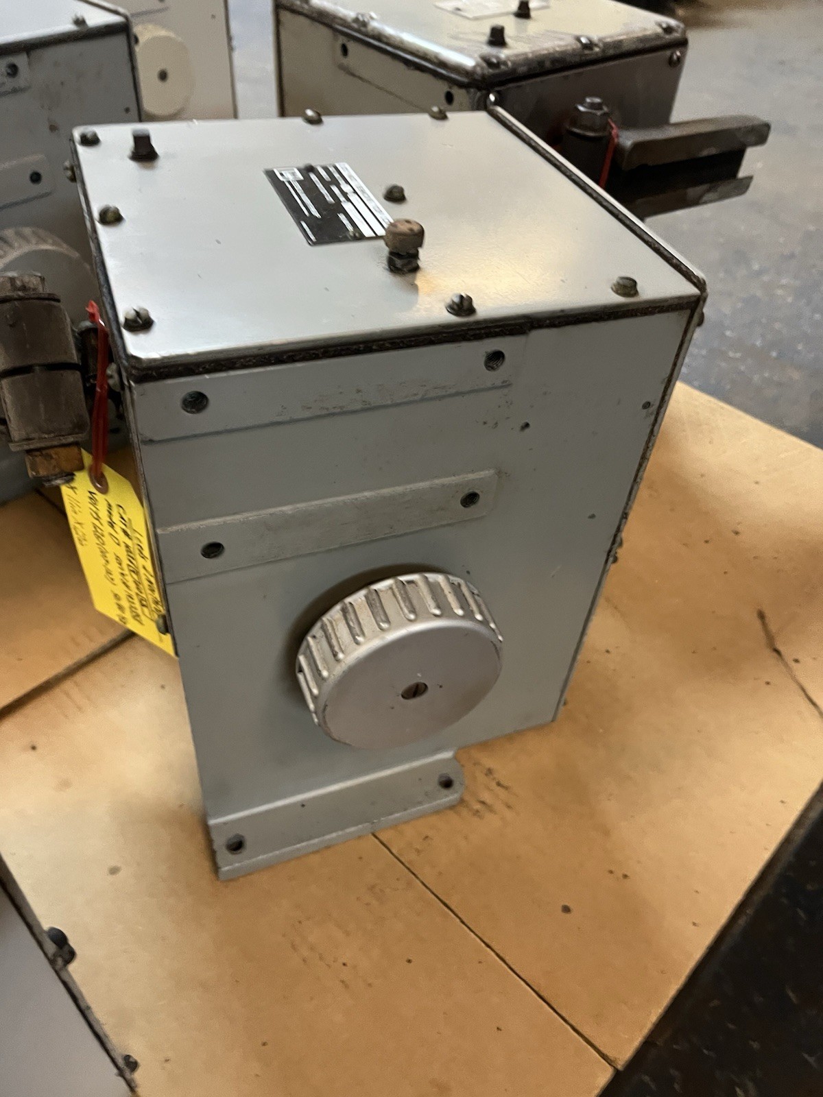 Used LN LEEDS AND NORTHRUP,10264-60L2,MODEL D TEMPERATURE CONTROLLER