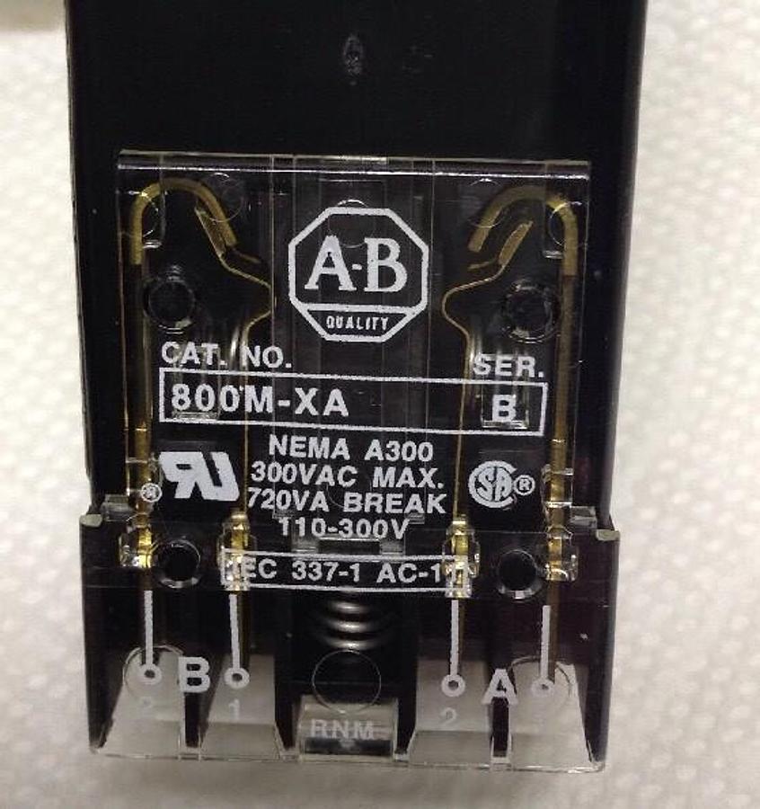 Allen-Bradley,800MR-PB16GA,Small Round Illuminated Push Button Green Lens