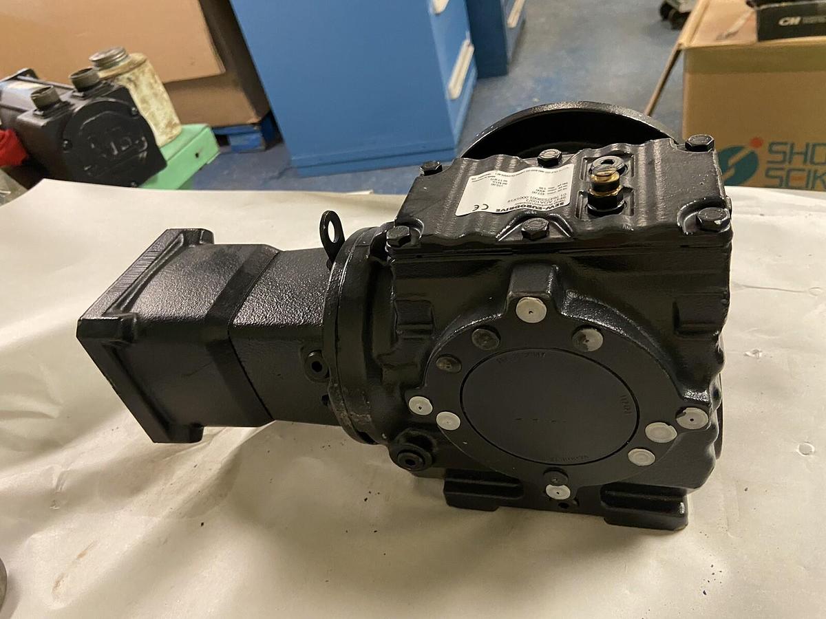 SEW Eurodrive,SF47-AQA100/3,Gear Reducer 4500/417 Ratio 10.8