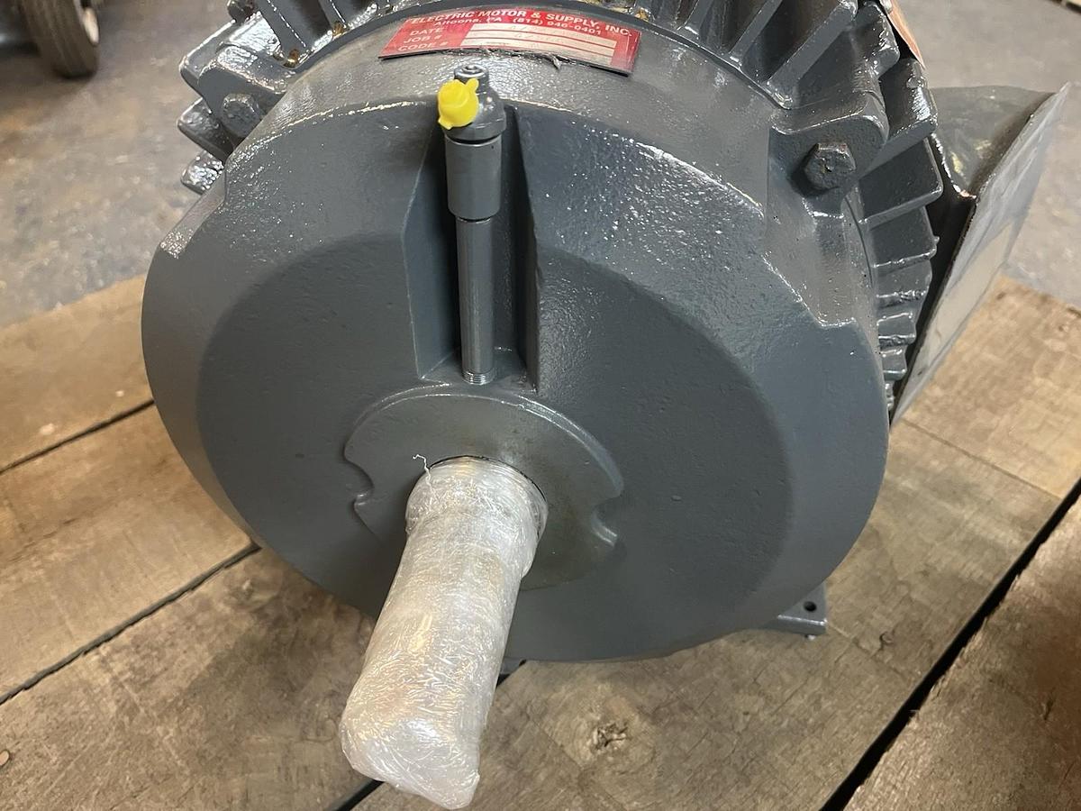 Used RELIANCE,254T,DUAL SHAFT MOTOR 10HP 1605RPM 3PH