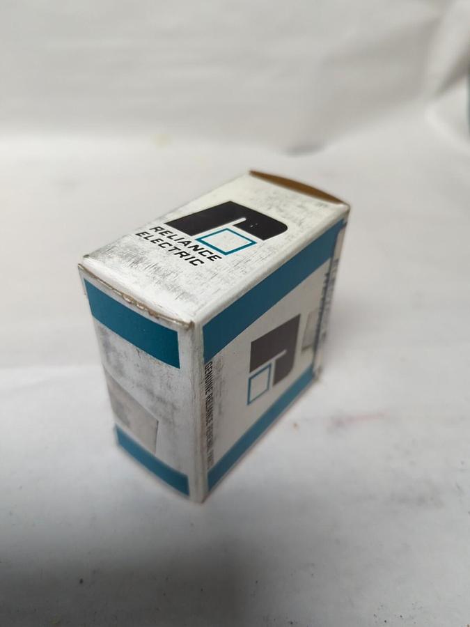 RELIANCE ELECTRIC,404844-EM,CARBON MOTOR BRUSHES BOX OF 8 PIECES NOS