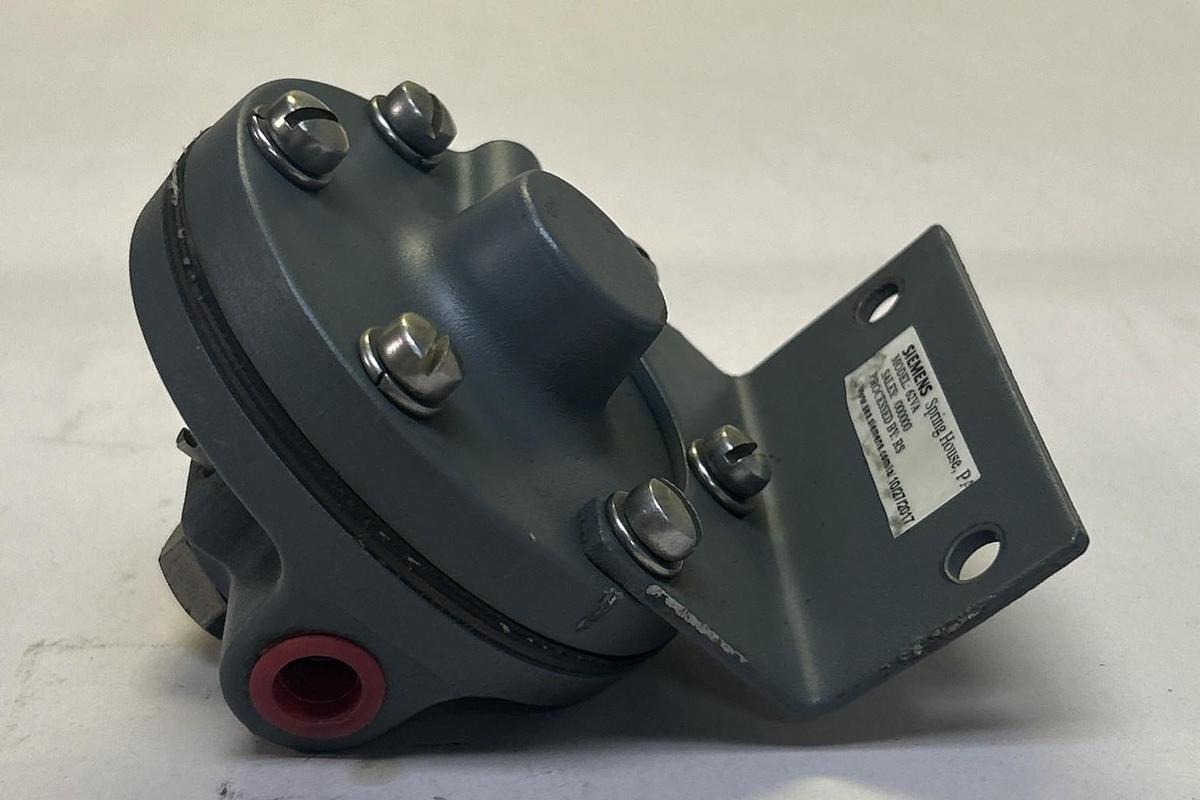 SIEMENS,62VA,PNEUMATIC REGULATOR NOS