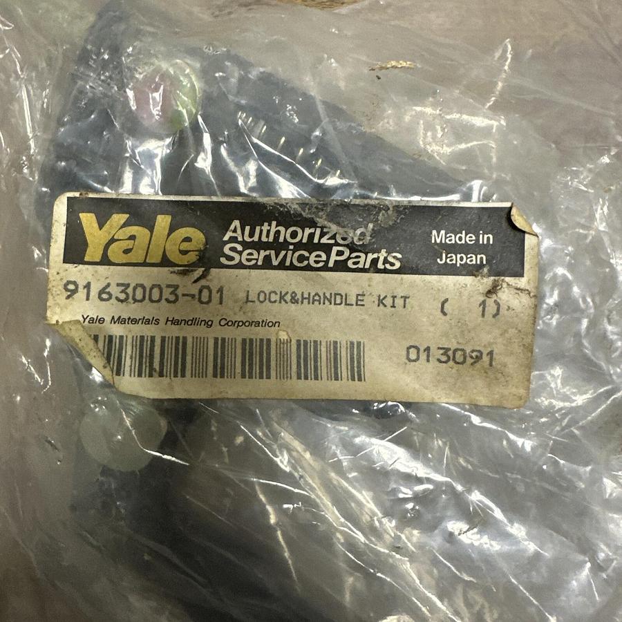Yale,9163003-1,Lock & Handle Kit