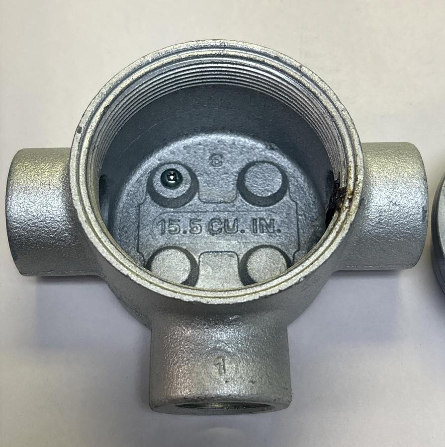 CROUSE HINDS,GUAT36,CONDUIT OUTLET BOX W/ COVER NOS