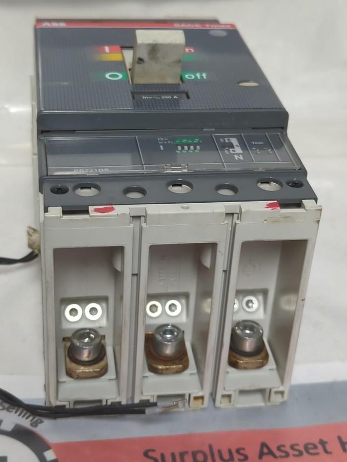 Used ABB SACE,PR221DS,TMAX INSTANTANEOUS TRIP CIRCUIT BREAKER 250 AMP 3-POLE