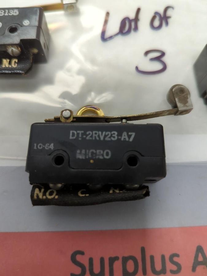 Used HONEYWELL,DT-2RV23-A7,ROLLER LEVER MICRO SWITCH 10 AMP LOT OF 3 PRE-OWNED