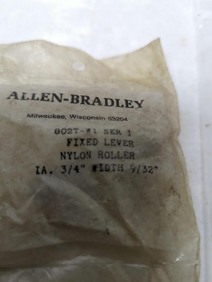 ALLEN BRADLEY,802T-W1,FIXED LEVER NYLON ROLLER 3/4 X 9/32 IN LOT OF 3 NOS