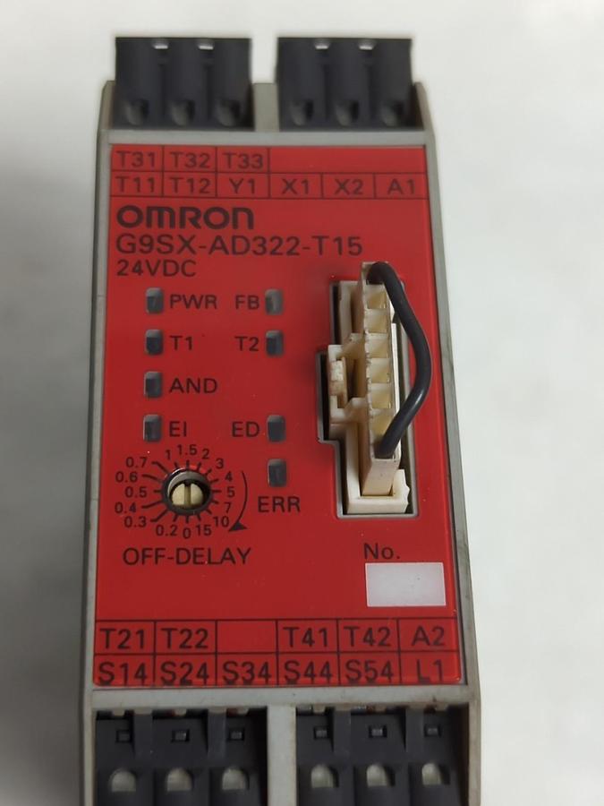 Used OMRON,G9SX-AD322-T15,FLEXIBLE SAFETY CONTROLLER 24V DC 4 WATT PRE-OWNED