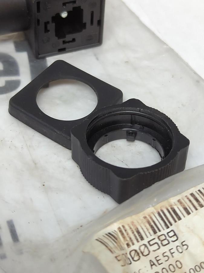 EUROSWITCH,3900005,CONNECTOR ASSEMBLY PRESSURE SWITCH 27N/26N NOS