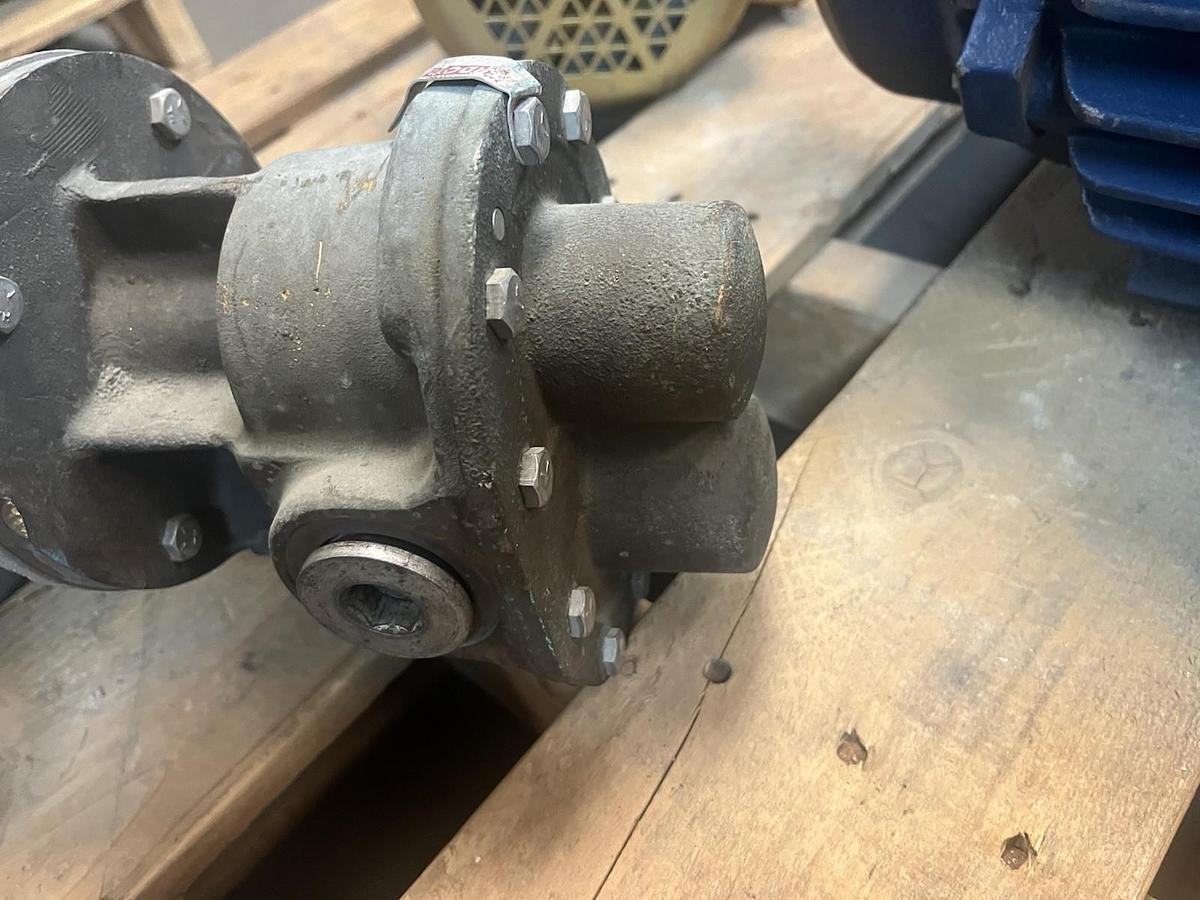 Used OBERDORFER,N-1100,ROTARY GEAR PUMP 1.25" 1-1/2HP 3PH 1150RPM