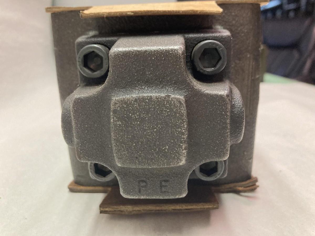 Vickers,DGPC-06-DADB-51,Pilot Operated Check Valve