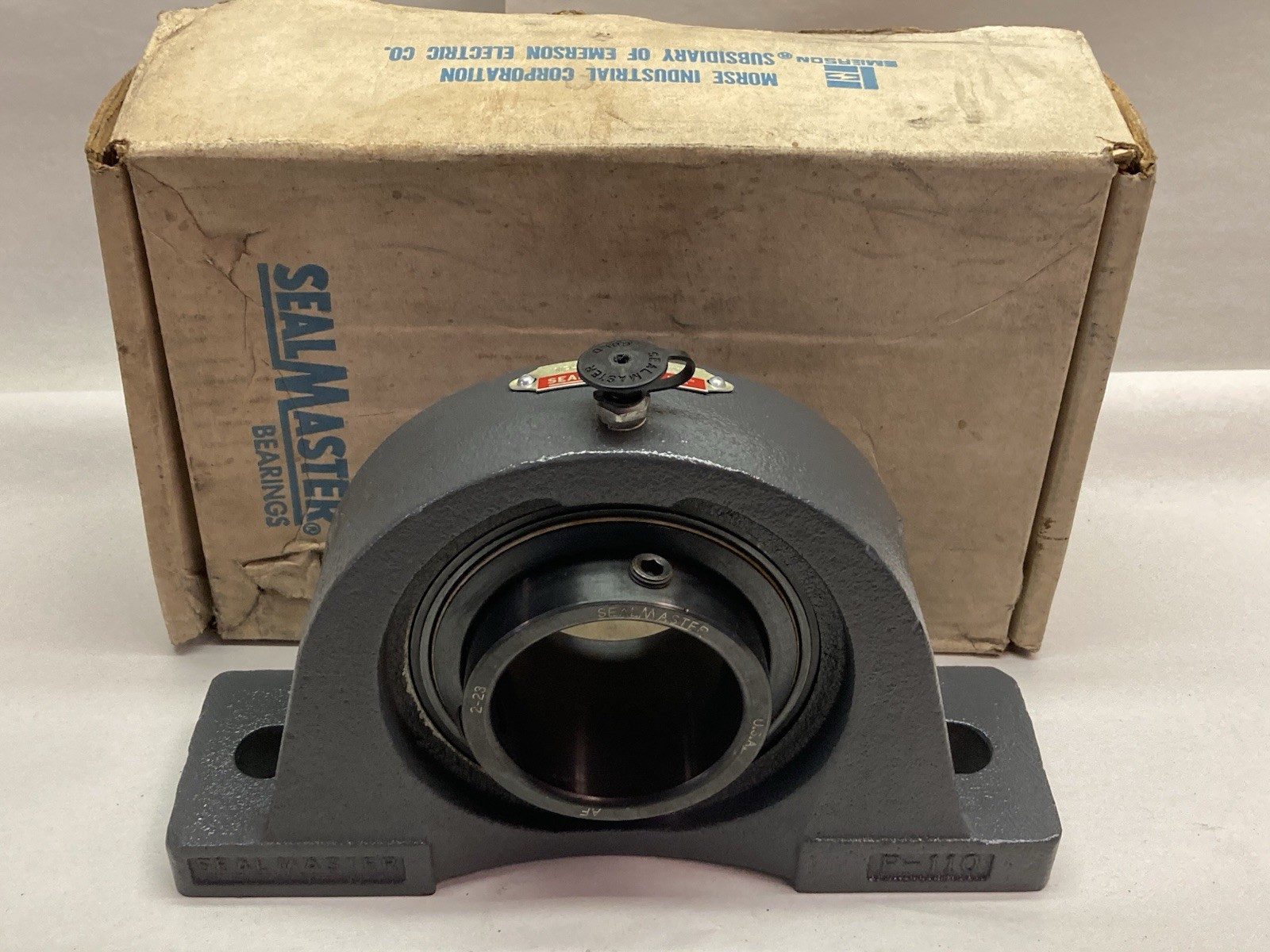 SealMaster,NP-35,Pillow Block Bearing 2-3/16 Inch Bore