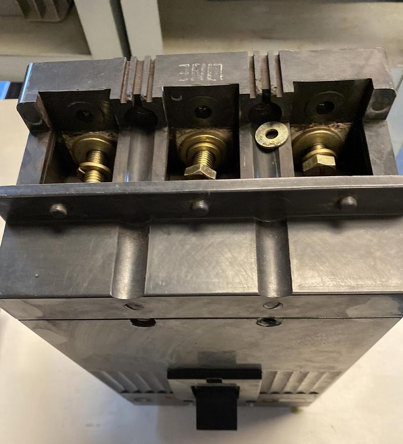 Used GE,E11592 185628-D,Circuit Breaker Frame 800AMP 600V 3 Pole