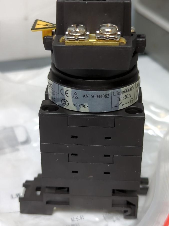 TAYEE,LW42B2MA-4827/GF101,INTER LOCK CAM SWITCH NOS