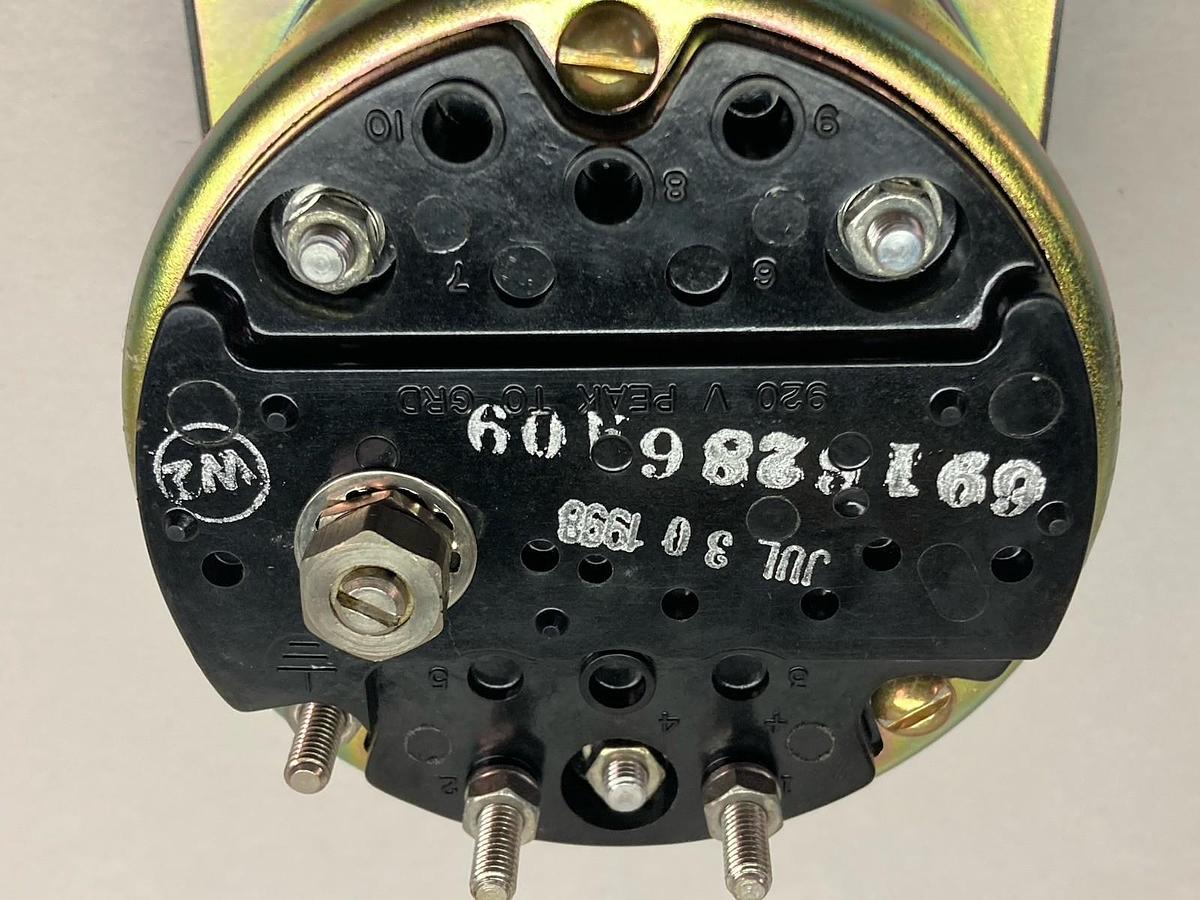 Weschler Instruments,Type KA-241,Panel Gauge Meter 0-600 AC Volts 60HZ