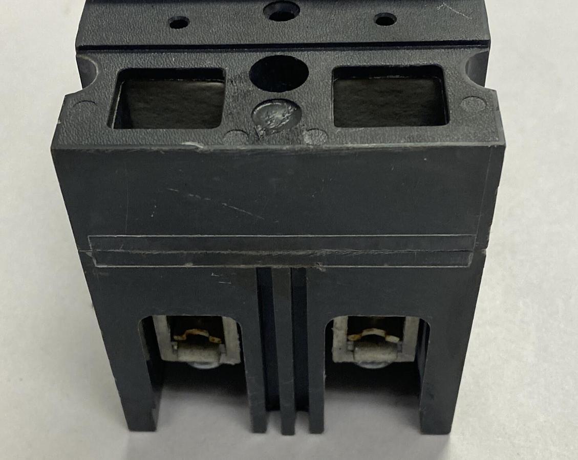 Used GENERAL ELECTRIC,TED124035,CIRCUIT BREAKER 35A 2P 480V