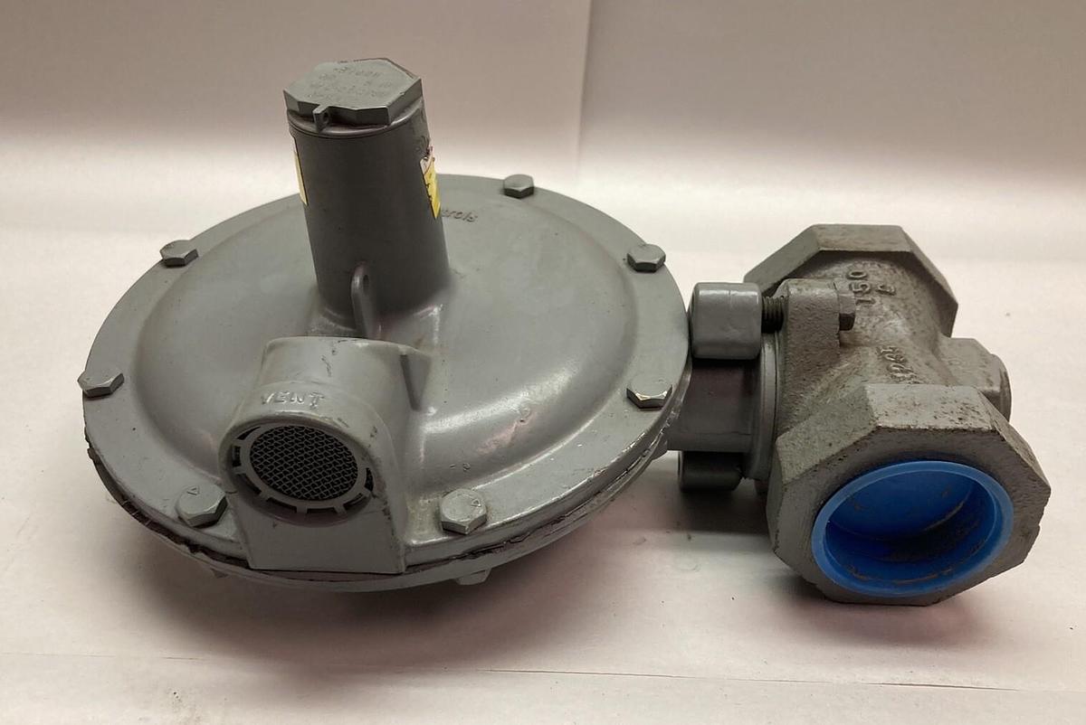 Used Fisher Controls,S102H,Pressure Regulator 5/16 Inch Port 1-1/2 to 2 1/2 PSI