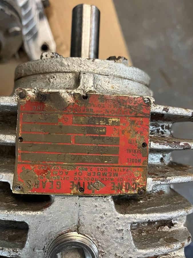 Used Cone Drive Gears,SS0-7300C-FJ,GEAR REDUCER RATIO 5:1 5.06HP 1750RPM