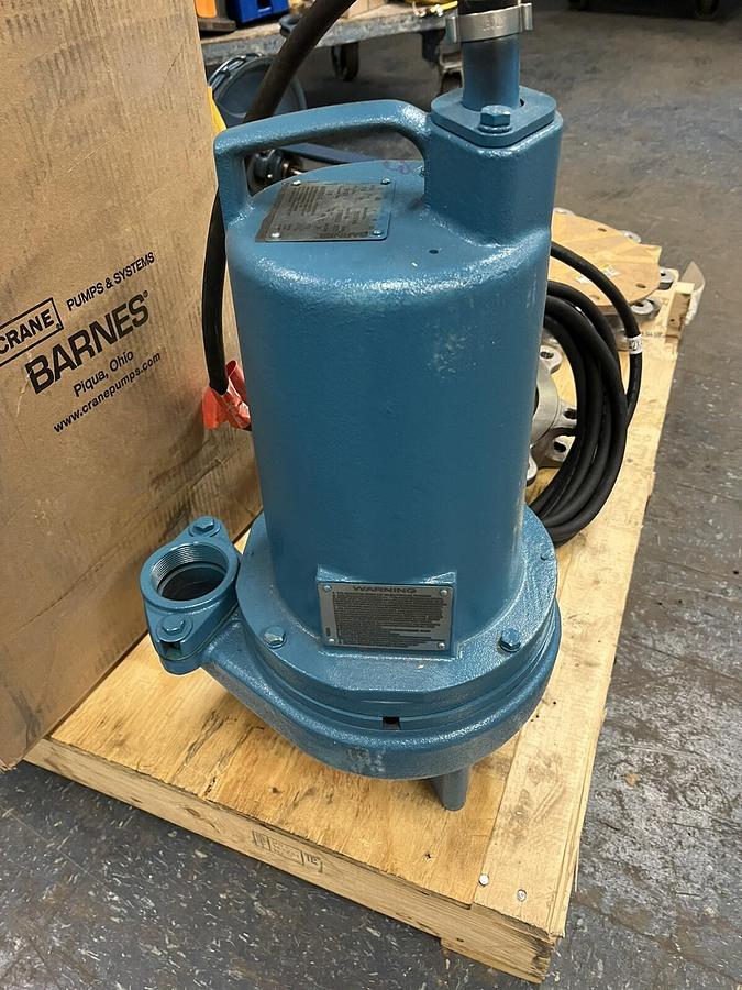 Used BARNES,104921,Submersible 2" Sump Pump 2SEV544L 1/2Hp 1750 RPM 3ph