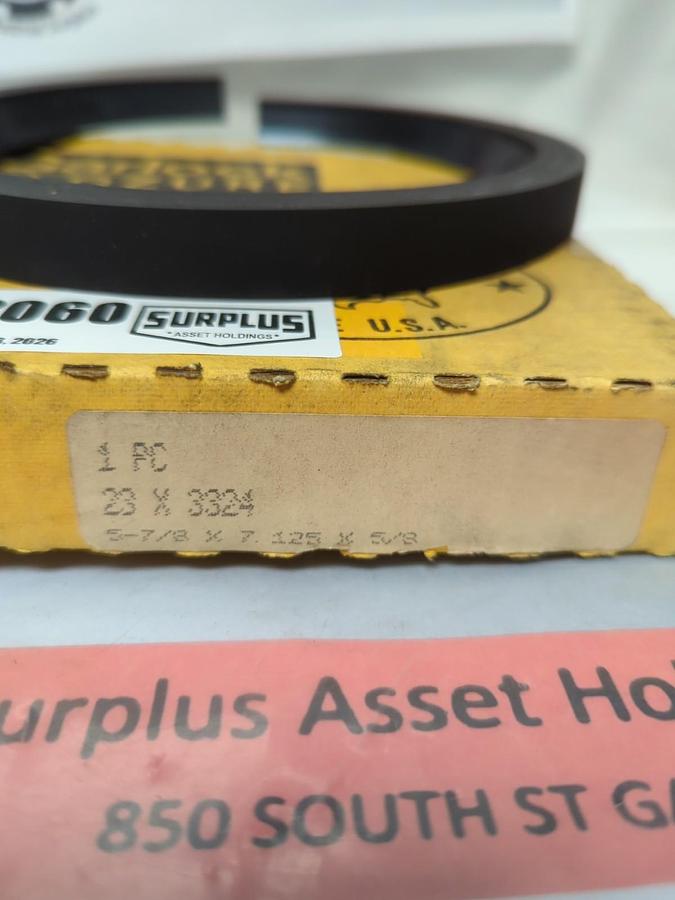 GARLOCK KLOZURE,25003-3324,OIL SEAL 5-7/8 X 7.125 X 5/8 NOS