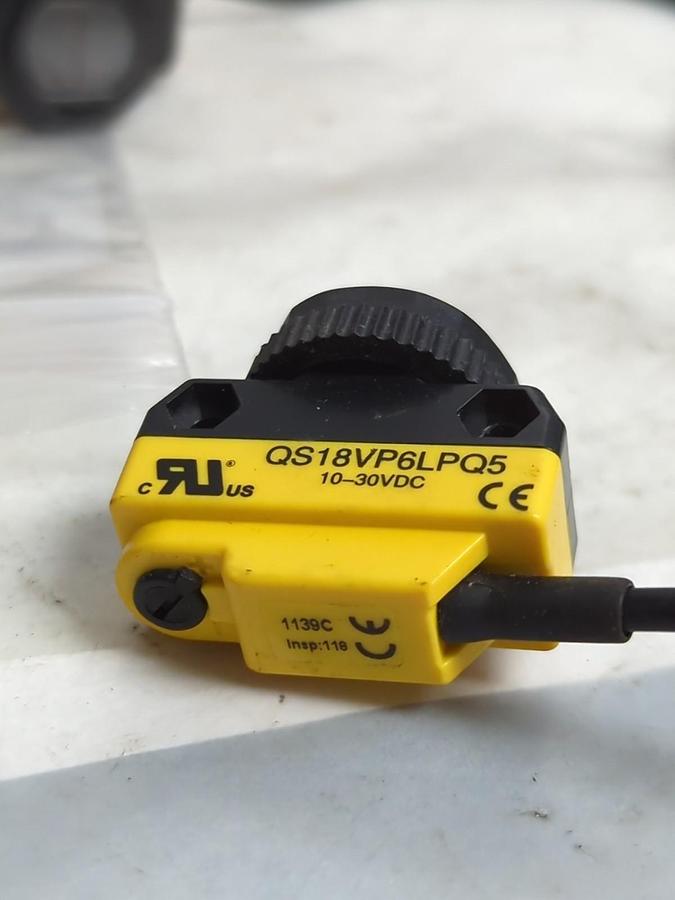 Used BANNER,QS18VP6LPQ5,PHOTOELECTRIC SENSOR 10-30VDC LOT OF 4 PRE-OWNED